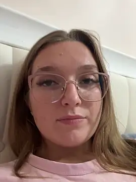 Bellatrisssaa online show from October 2025 06:11:01 PM