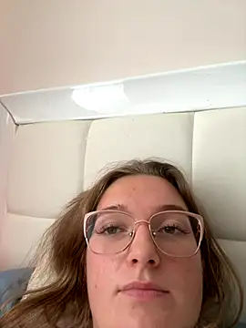 Bellatrisssaa online show from September 2025 01:22:01 PM