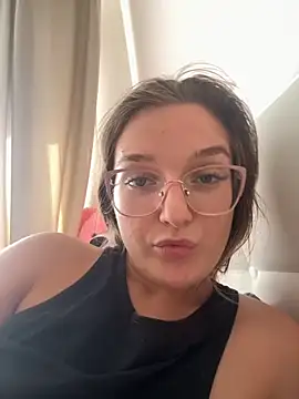 Bellatrisssaa online show from September 2025 10:04:01 AM