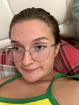 Bellatrisssaa online show from September 2025 08:45:02 PM