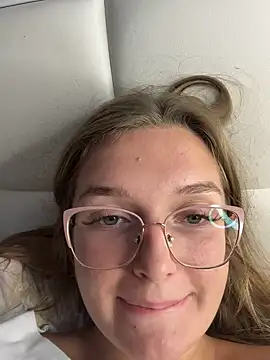 Bellatrisssaa online show from September 2025 06:31:02 PM