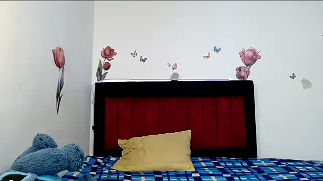 Valeryxs online show from April 2026 01:03:01 PM