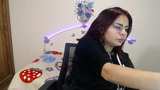 Snapshot of Valeryxs chatting on November 2025 07:39:01 PM Valeryxs online show from November 2025 07:39:01 PM