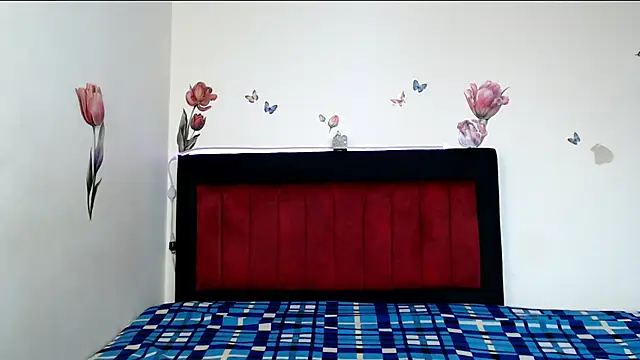 Valeryxs online show from April 2026 04:32:01 PM