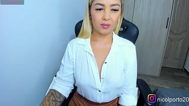 NicolPorto online show from November 2025 11:58:02 AM