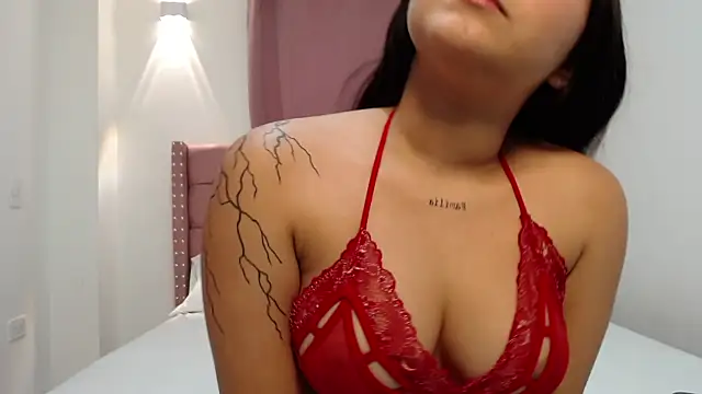 Snapshot of chloe-sweet- chatting on September 2025 04:27:01 PM chloe-sweet- online show from September 2025 04:27:01 PM