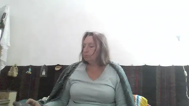 Snapshot of AnnaLive570 chatting on May 2026 01:54:01 PM AnnaLive570 online show from May 2026 01:54:01 PM