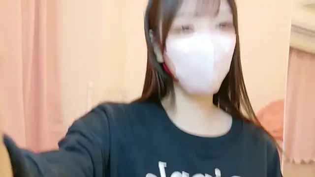 roachan  online show from March 2026 01:47:01 PM