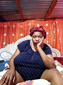 Snapshot of BUSTY_QUEEEN chatting on October 2025 08:37:02 AM BUSTY QUEEEN online show from October 2025 08:37:02 AM