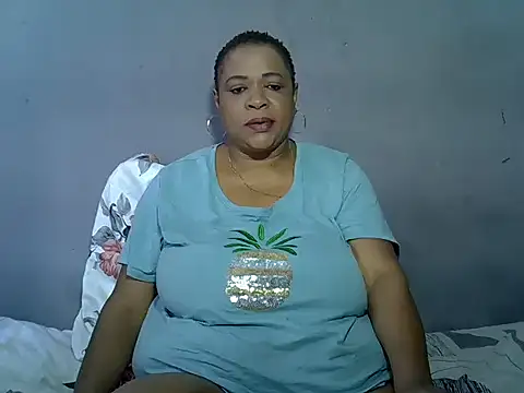 BUSTY QUEEEN online show from November 2025 09:53:02 AM