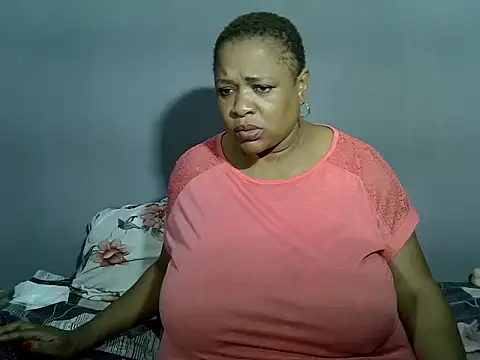 BUSTY QUEEEN online show from December 2025 04:05:02 PM