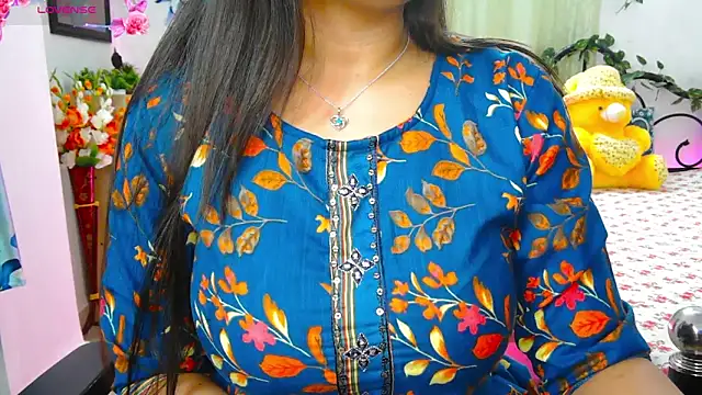 WildDimpi 0 online show from October 2025 05:45:02 PM