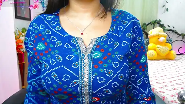 WildDimpi 0 online show from November 2025 05:28:02 PM