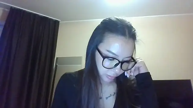 Snapshot of Vashniya chatting on November 2025 01:59:01 PM Vashniya online show from November 2025 01:59:01 PM