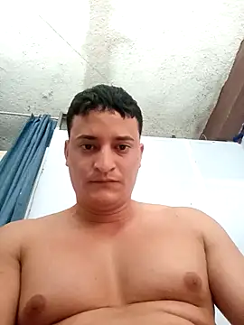 elpicarodel97 online show from November 2025 04:40:02 PM