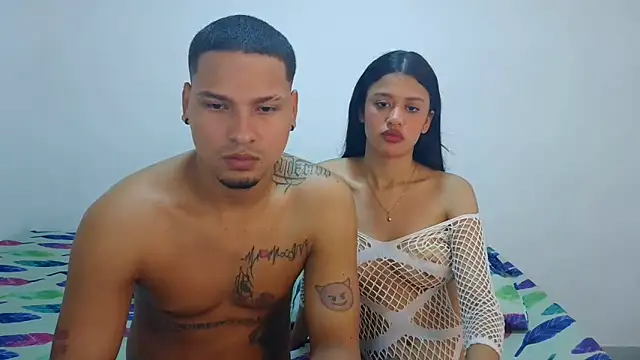 Snapshot of Sexy777Couple chatting on October 2025 02:04:02 AM Sexy777Couple online show from October 2025 02:04:02 AM