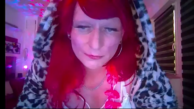hellgirl1980 online show from June 2026 03:59:02 AM
