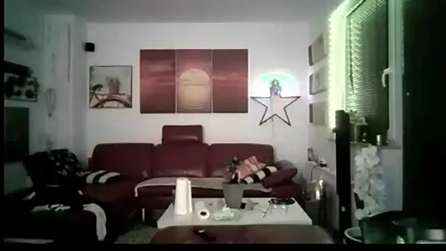 hellgirl1980 online show from April 2026 11:28:02 PM