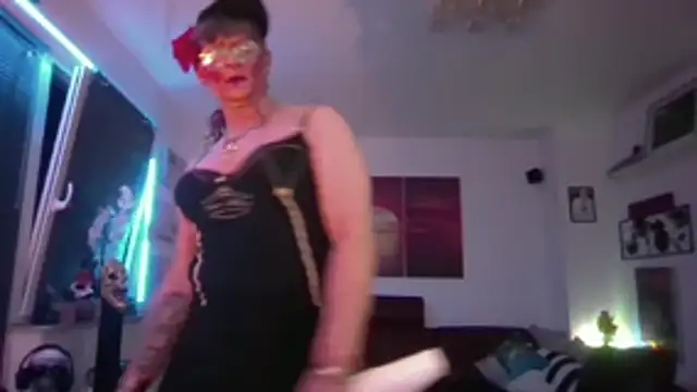 Snapshot of hellgirl1980 chatting on November 2025 03:07:01 AM hellgirl1980 online show from November 2025 03:07:01 AM