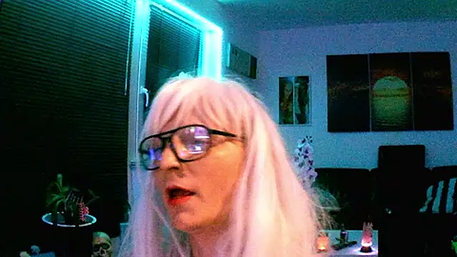 Snapshot of hellgirl1980 chatting on November 2025 11:08:02 PM hellgirl1980 online show from November 2025 11:08:02 PM