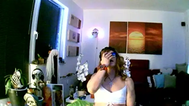 Snapshot of hellgirl1980 chatting on November 2025 10:31:02 PM hellgirl1980 online show from November 2025 10:31:02 PM