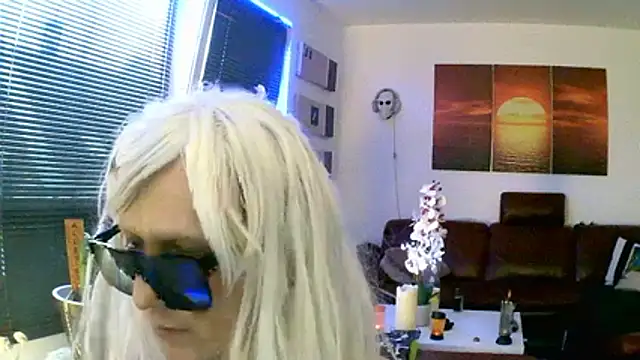 Snapshot of hellgirl1980 chatting on November 2025 07:41:02 AM hellgirl1980 online show from November 2025 07:41:02 AM