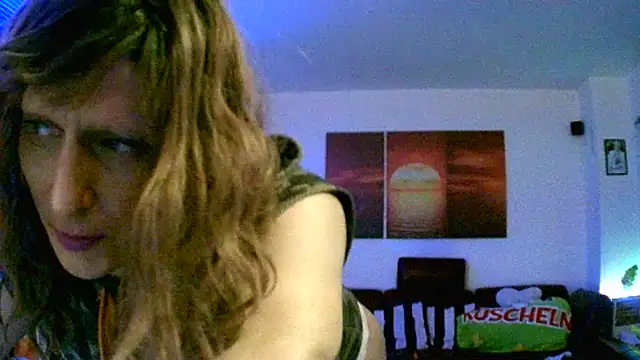 Snapshot of hellgirl1980 chatting on November 2025 03:10:01 AM hellgirl1980 online show from November 2025 03:10:01 AM