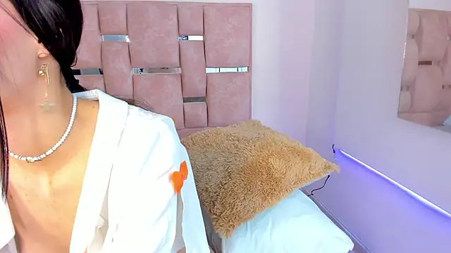 Snapshot of Daeni_ chatting on September 2025 04:35:02 AM Daeni online show from September 2025 04:35:02 AM