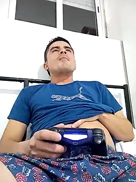 Andr3s69xxx online show from February 2026 09:00:01 PM