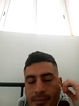 Andr3s69xxx online show from February 2026 10:24:02 AM