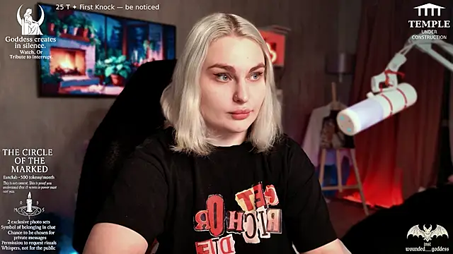 Snapshot of Wounded_Goddess_ chatting on November 2025 08:24:02 PM Wounded Goddess online show from November 2025 08:24:02 PM