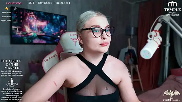 Snapshot of Wounded_Goddess_ chatting on November 2025 05:28:01 PM Wounded Goddess online show from November 2025 05:28:01 PM