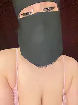 RooVaaN-Xx online show from April 2026 06:56:02 PM