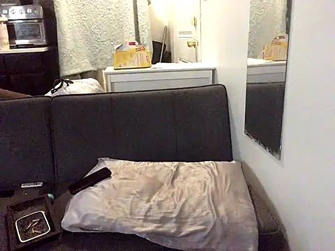 littyleesh1 online show from November 2025 10:46:01 PM