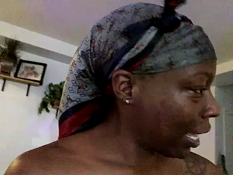 littyleesh1 online show from October 2025 09:03:01 PM