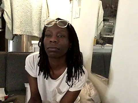 littyleesh1 online show from November 2025 12:47:01 AM