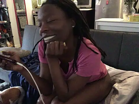 Snapshot of littyleesh1 chatting on May 2026 08:18:02 PM littyleesh1 online show from May 2026 08:18:02 PM