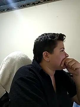 Noha Whiitee online show from November 2025 03:49:02 AM