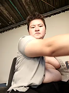 Noha Whiitee online show from December 2025 01:06:02 AM