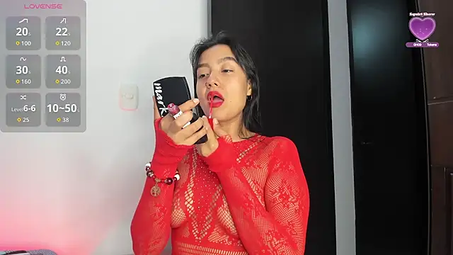 charlottekiss99 online show from May 2026 01:52:02 PM