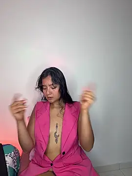 charlottekiss99 online show from April 2026 01:48:01 PM