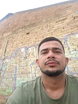 Snapshot of yeffito1 chatting on September 2025 08:47:02 PM yeffito1 online show from September 2025 08:47:02 PM