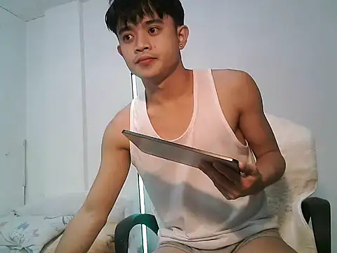 Snapshot of NautyBoyBrazeen_143 chatting on January 2026 04:00:01 PM NautyBoyBrazeen 143 online show from January 2026 04:00:01 PM