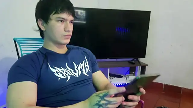 ErickWalton online show from October 2025 05:28:01 AM