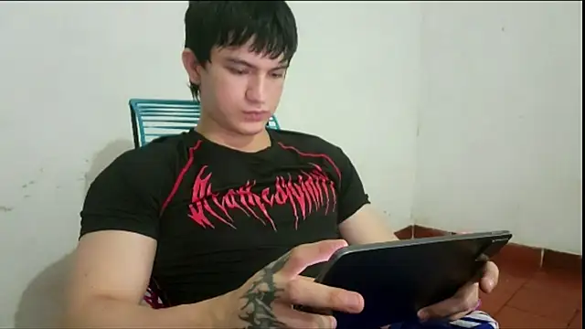 Snapshot of ErickWalton chatting on October 2025 05:09:02 AM ErickWalton online show from October 2025 05:09:02 AM