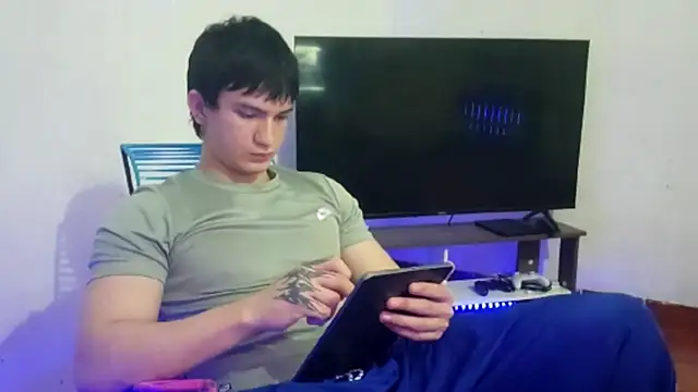 ErickWalton online show from October 2025 05:07:02 AM