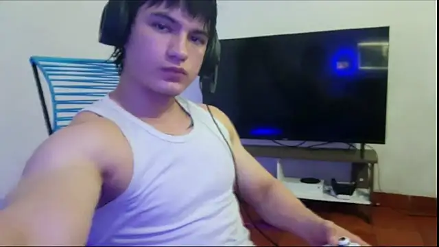 ErickWalton online show from November 2025 05:25:01 AM