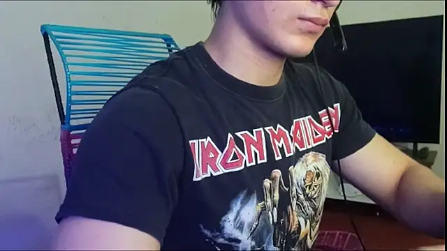 ErickWalton online show from November 2025 06:56:02 AM