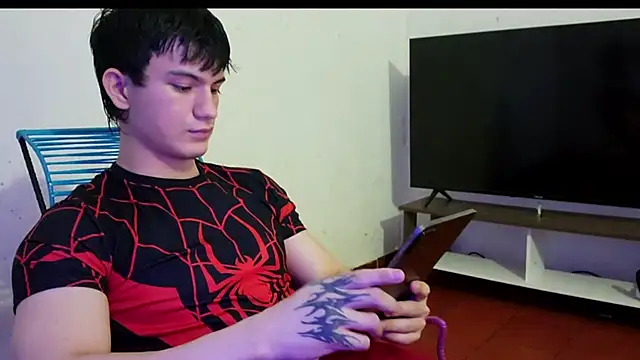 ErickWalton online show from December 2025 05:08:02 AM