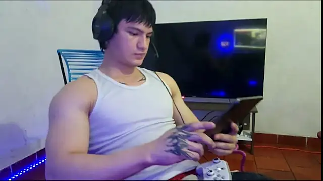 ErickWalton online show from October 2025 04:33:02 AM